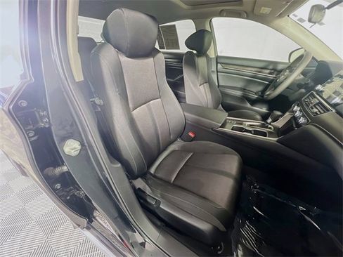 Used 2020 Honda Accord EX image 29