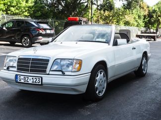 Used 1995 Mercedes-Benz E 320 Convertible video 1