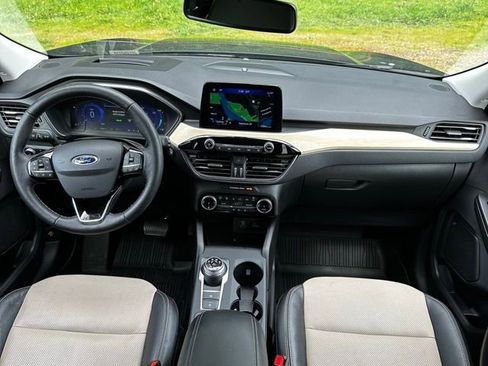 Used 2022 Ford Escape Titanium w/ Titanium Premium Package image 26