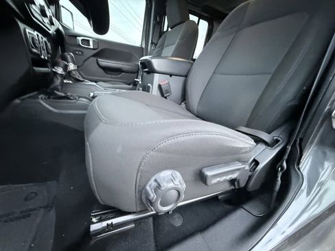 Used 2023 Jeep Wrangler Sport S image 22