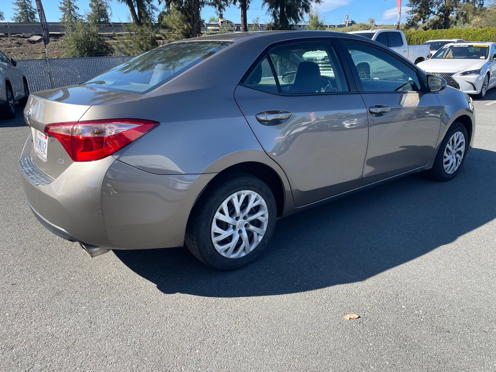 Used 2019 Toyota Corolla LE FWD image 6