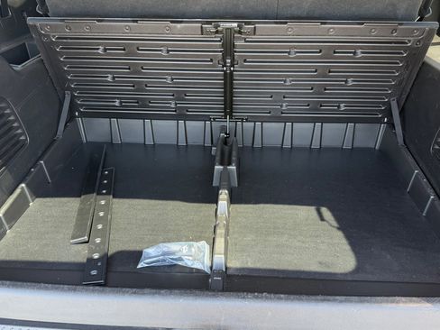 Used 2019 Cadillac Escalade ESV Luxury AWD/4WD image 8