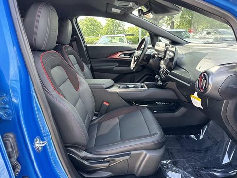 Used 2025 Chevrolet Equinox EV RS w/ LPO, All-Weather Mat Package FWD image 20