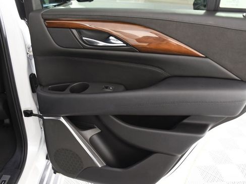 Used 2017 Cadillac Escalade Luxury image 21