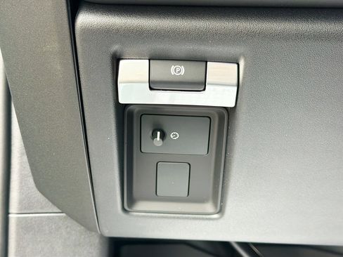 New 2026 Land Rover Defender 110 Trophy Edition AWD/4WD image 34