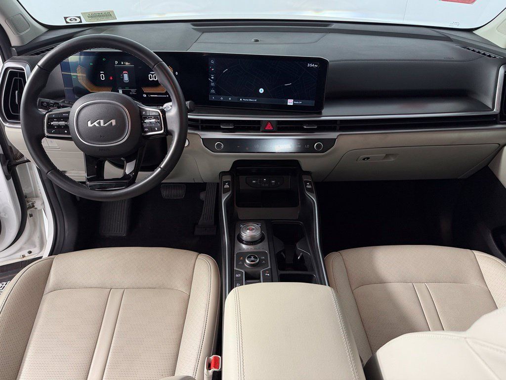 Used 2025 Kia Sorento EX AWD/4WD image 13