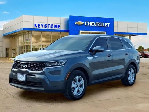 Used 2023 Kia Sorento LX FWD image 3