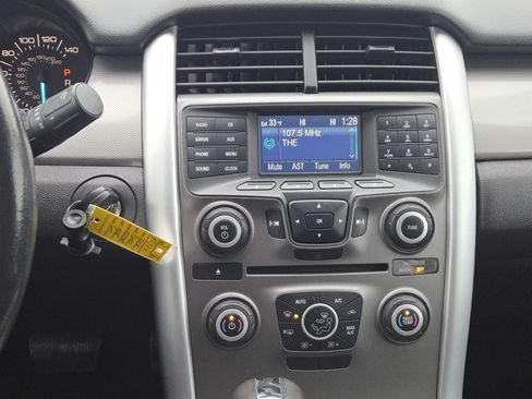 Used 2013 Ford Edge SEL image 25