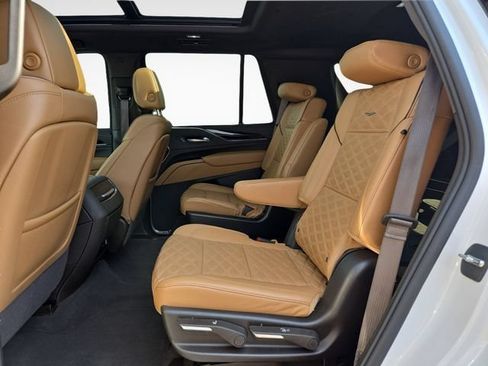 Certified 2024 Cadillac Escalade Premium Luxury AWD/4WD image 13