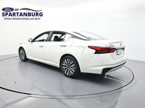 Used 2025 Nissan Altima 2.5 SV FWD image 5