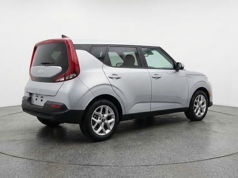 Used 2025 Kia Soul LX w/ LX Technology Package FWD image 9