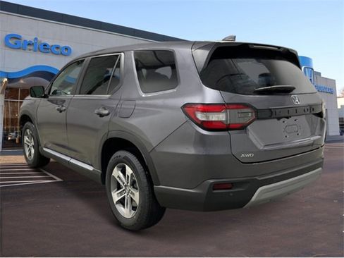 New 2025 Honda Pilot EX-L image 3