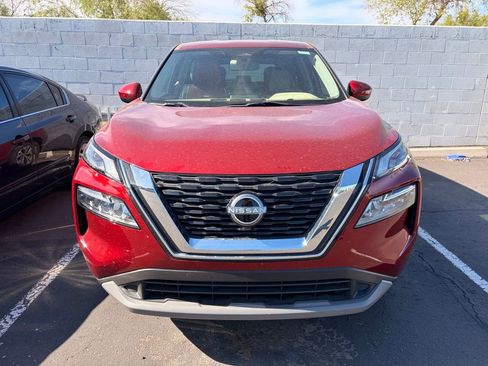 Used 2023 Nissan Rogue SV FWD image 3