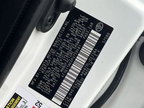 Used 2023 Toyota Camry SE image 29