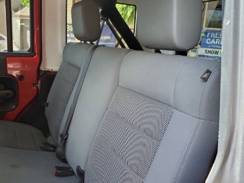 Used 2008 Jeep Wrangler Unlimited Rubicon w/ Dual Top Group image 38