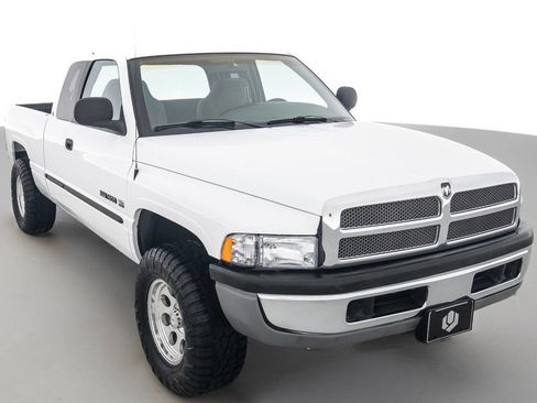 Used 2000 Dodge Ram 1500 Truck 2WD Quad Cab image 1