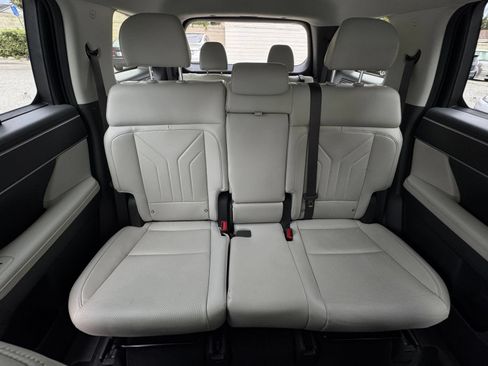 Used 2025 Hyundai Santa Fe SEL FWD image 39