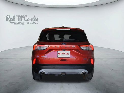 Used 2020 Ford Escape Titanium image 4