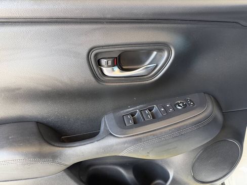 Used 2023 Honda HR-V LX image 11