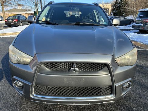 Used 2011 Mitsubishi Outlander Sport SE image 2