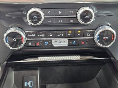 Used 2024 Ford F150 Lariat AWD/4WD image 18