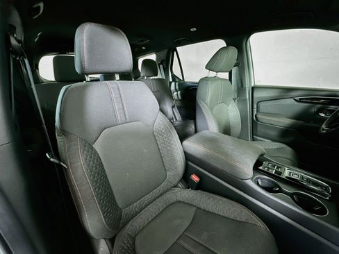 Used 2025 Honda Pilot Sport image 26