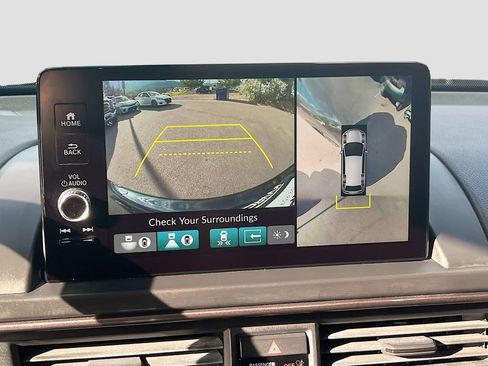 Used 2025 Honda Pilot TrailSport image 13