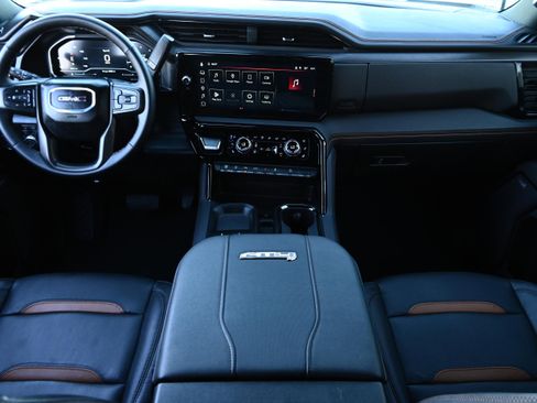 Used 2025 GMC Sierra 2500 AT4 w/ AT4 Premium Plus Package image 14