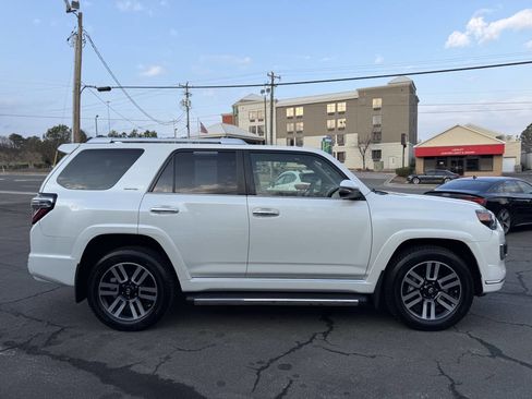 Used 2017 Toyota 4Runner Limited image 9