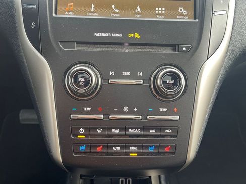 Used 2019 Lincoln MKC Reserve image 19