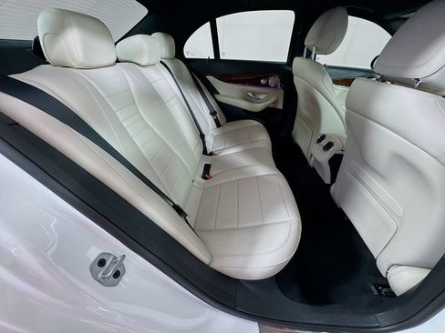 Used 2020 Mercedes-Benz E 350 Sedan image 35