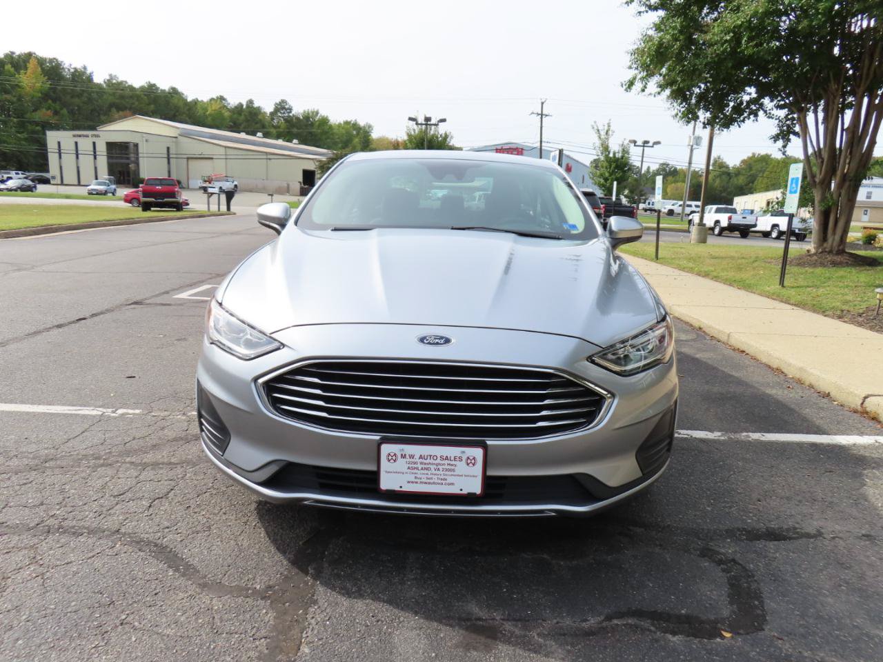 Used 2020 Ford Fusion SE FWD image 12