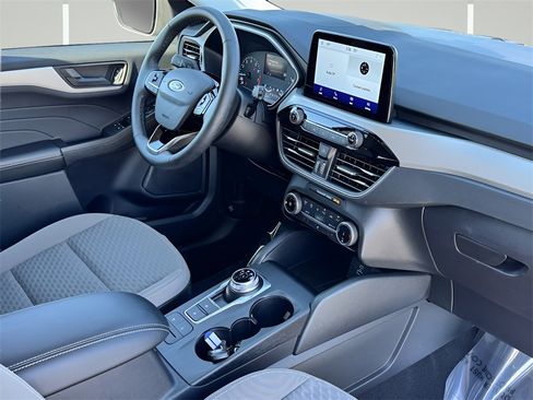 Used 2022 Ford Escape SE w/ Cold Weather Package image 6