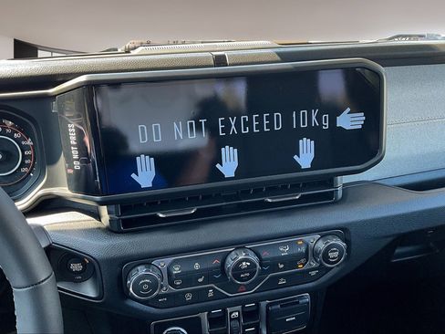 New 2025 Jeep Gladiator Willys image 6