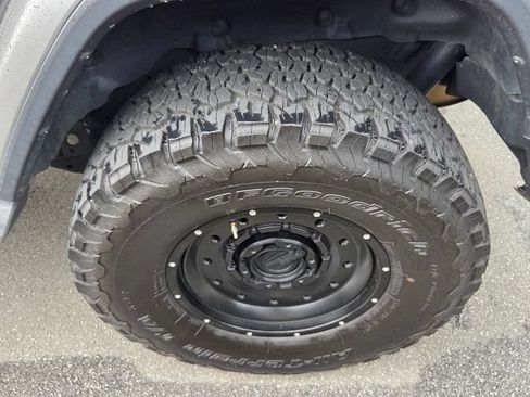 Used 2018 Jeep Wrangler Unlimited Sahara AWD/4WD image 5