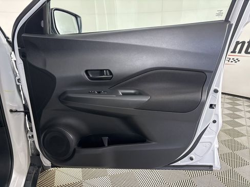 Used 2022 Nissan Kicks S image 24