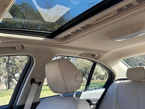 Used 2015 BMW 320i Sedan image 28