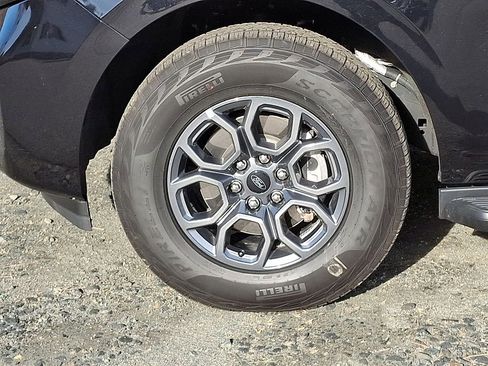 Used 2025 Ford Expedition Active AWD/4WD image 8