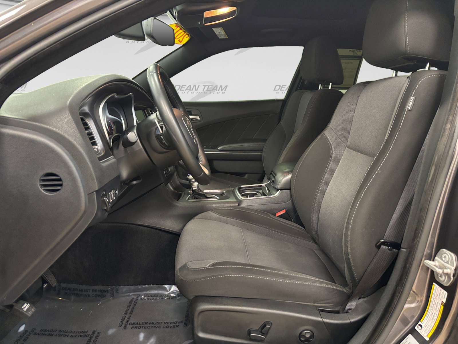 Used 2015 Dodge Charger SXT RWD image 9
