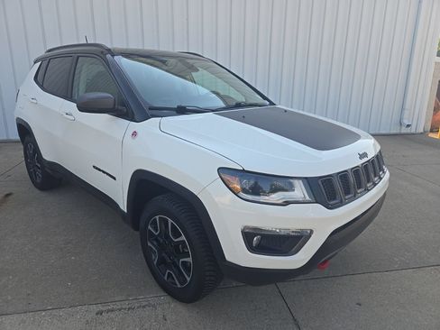 Used 2019 Jeep Compass Trailhawk w/ Leather Interior Group AWD/4WD image 2