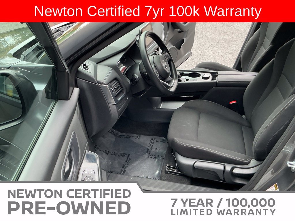 Used 2024 Nissan Rogue S AWD/4WD image 7