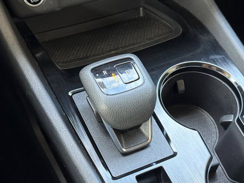 Used 2023 Nissan Rogue S FWD image 29