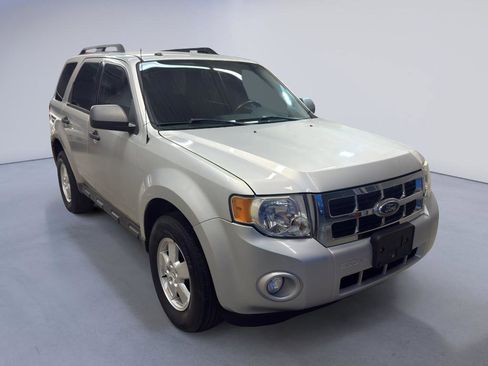 Used 2009 Ford Escape XLT AWD/4WD image 1