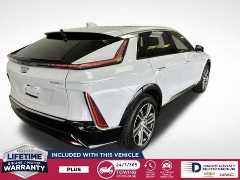 Used 2026 Cadillac Lyriq Premium Luxury image 3