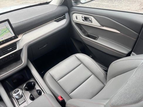 New 2026 Ford Explorer Active w/ Active Comfort Package AWD/4WD image 17