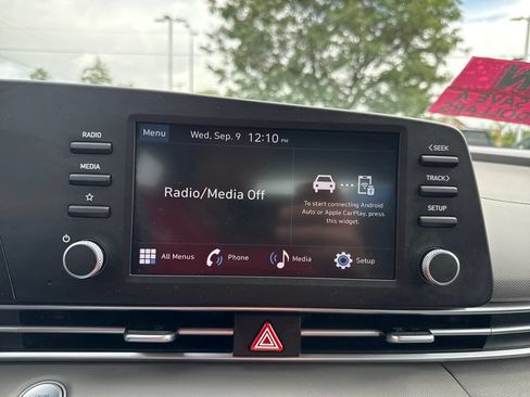 Used 2025 Hyundai Elantra Sport FWD image 31