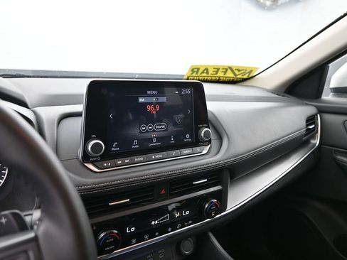Used 2025 Nissan Rogue SV AWD/4WD image 31