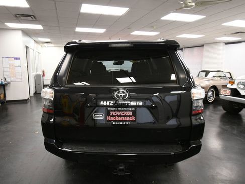 Certified 2024 Toyota 4Runner SR5 Premium image 6