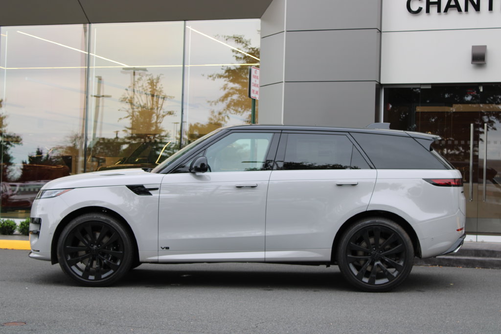New 2027 Land Rover Range Rover Sport Dynamic SE AWD/4WD image 6