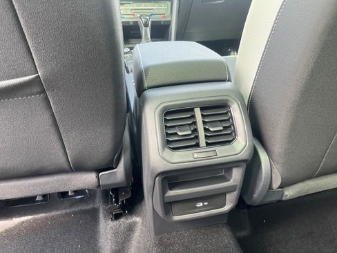 New 2025 Volkswagen Taos SE image 19